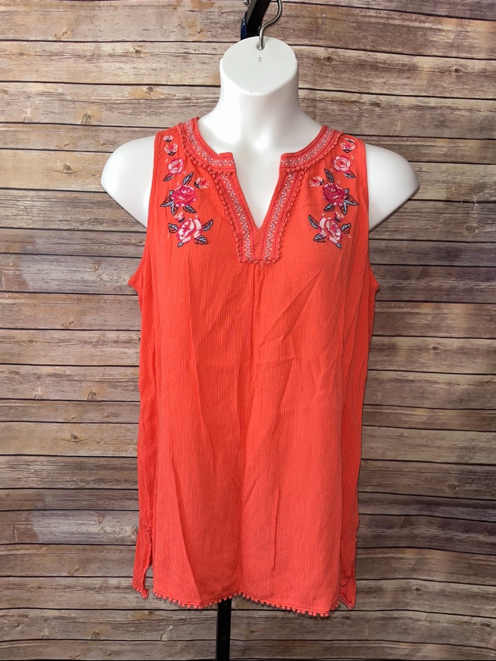 Embroidered Coral Sleeveless V-Neck Women's Top - Size 0X